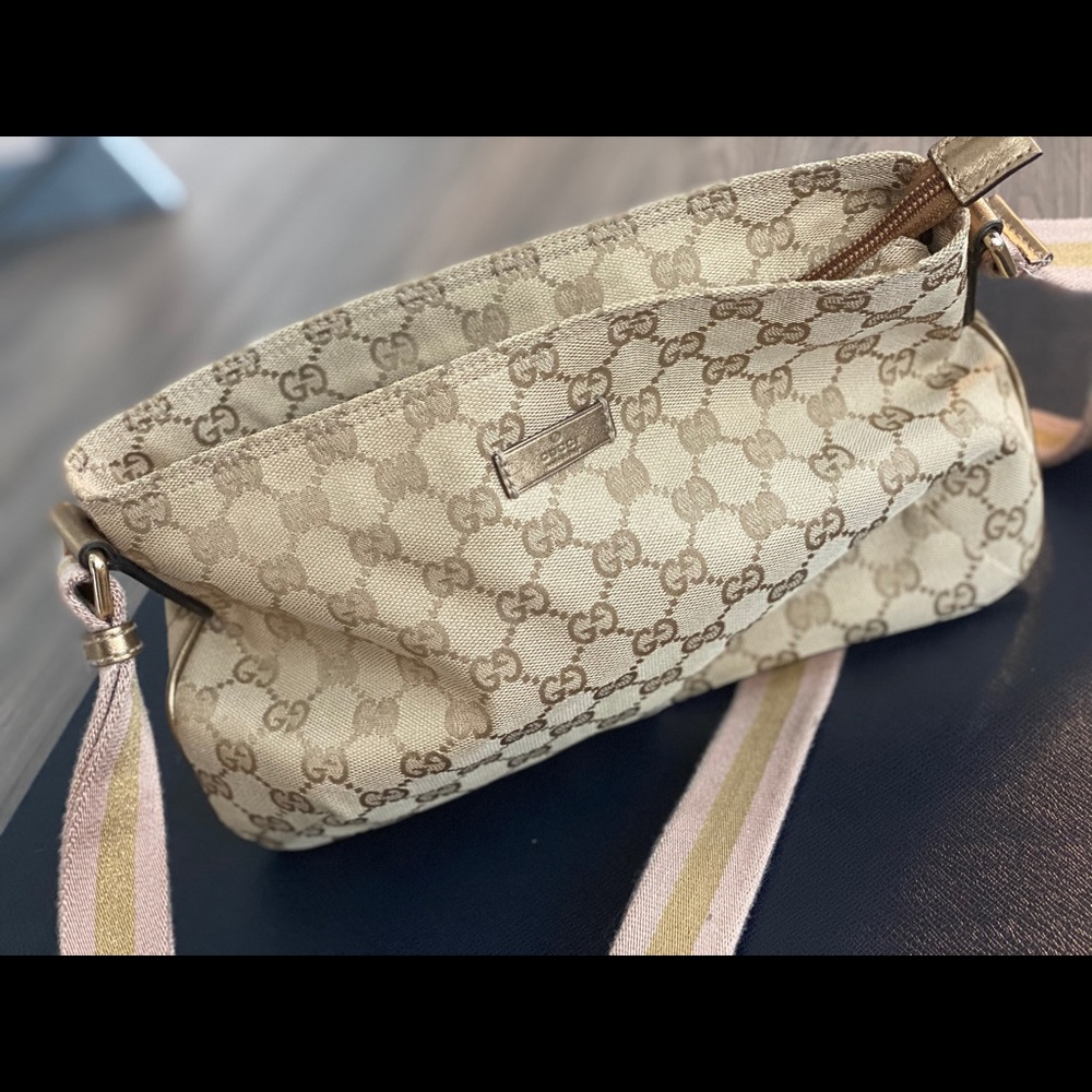 Gucci messenger bag